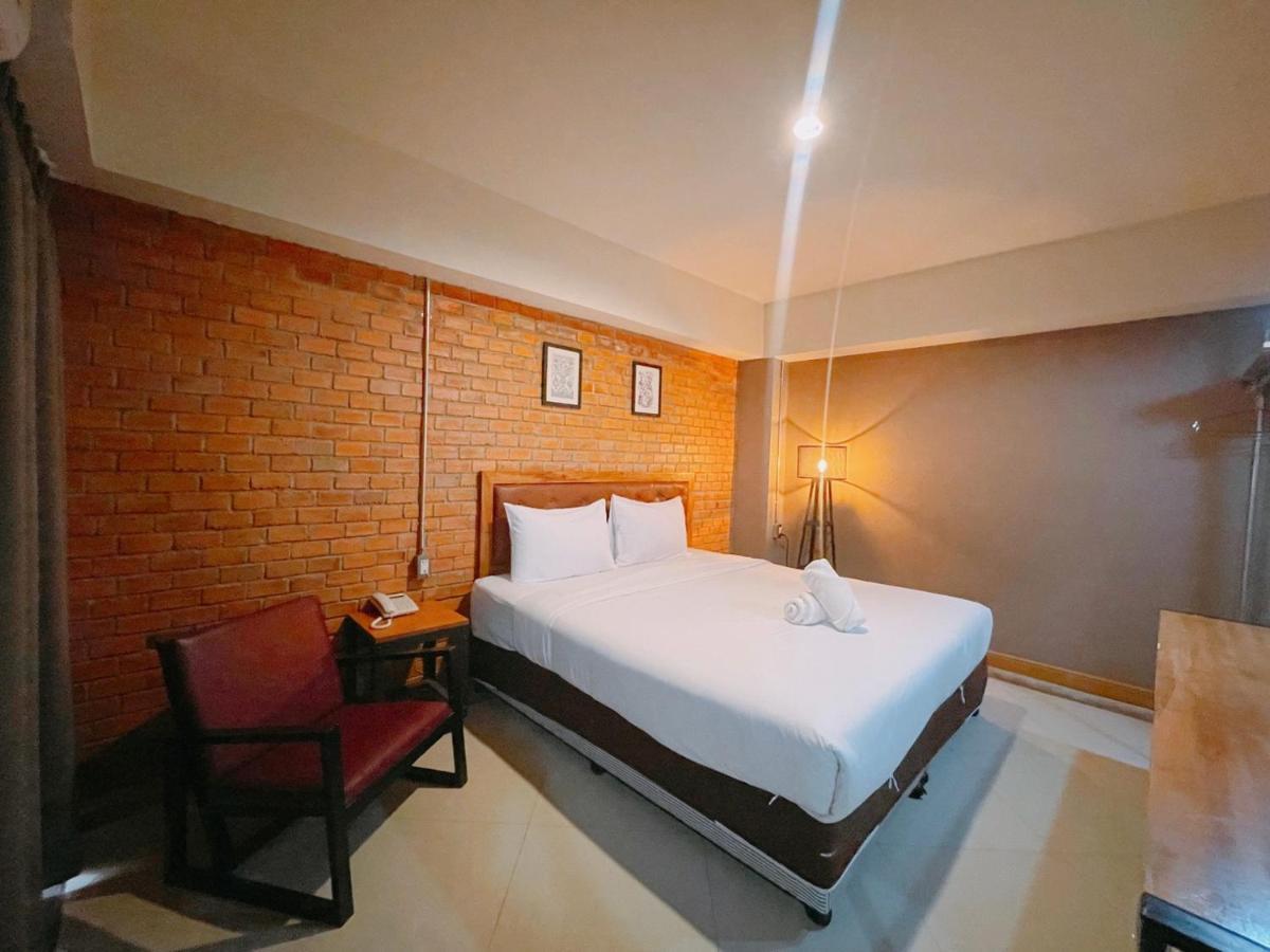 Hotel The Old 3*
